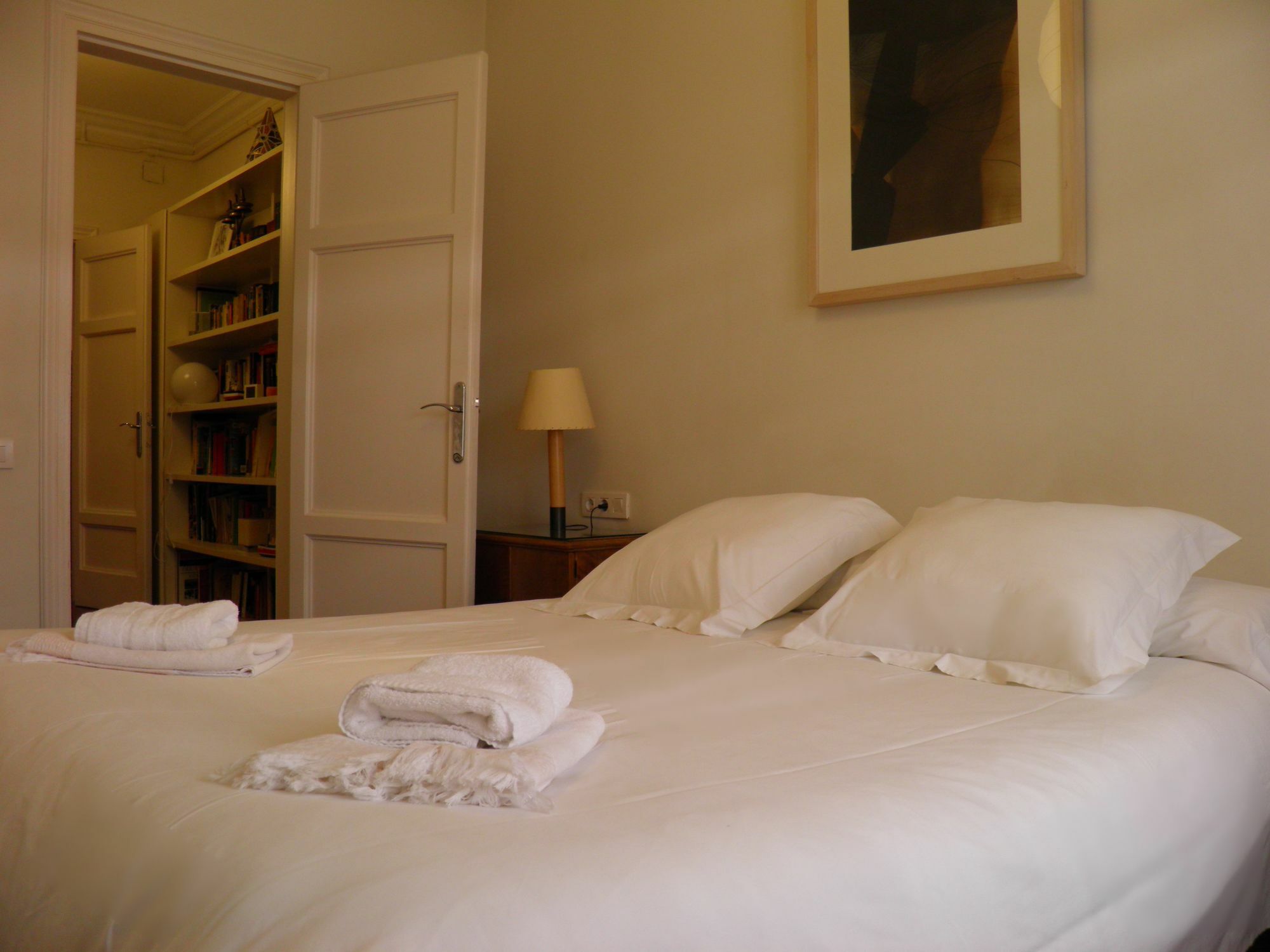 Suitur Courtyard Apartment Барселона Екстериор снимка